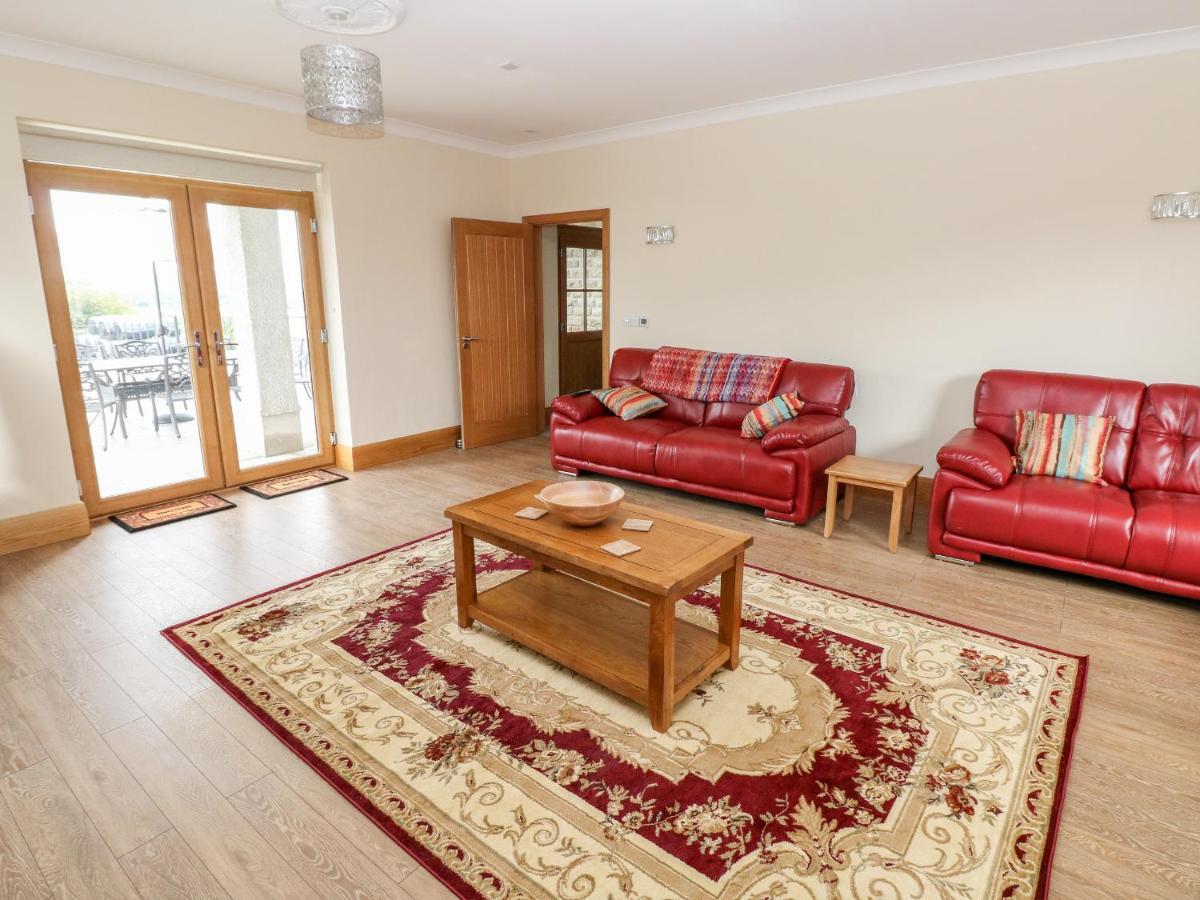 Grooms Quarters At Pant Y Gaseg Farm Ammanford Extérieur photo