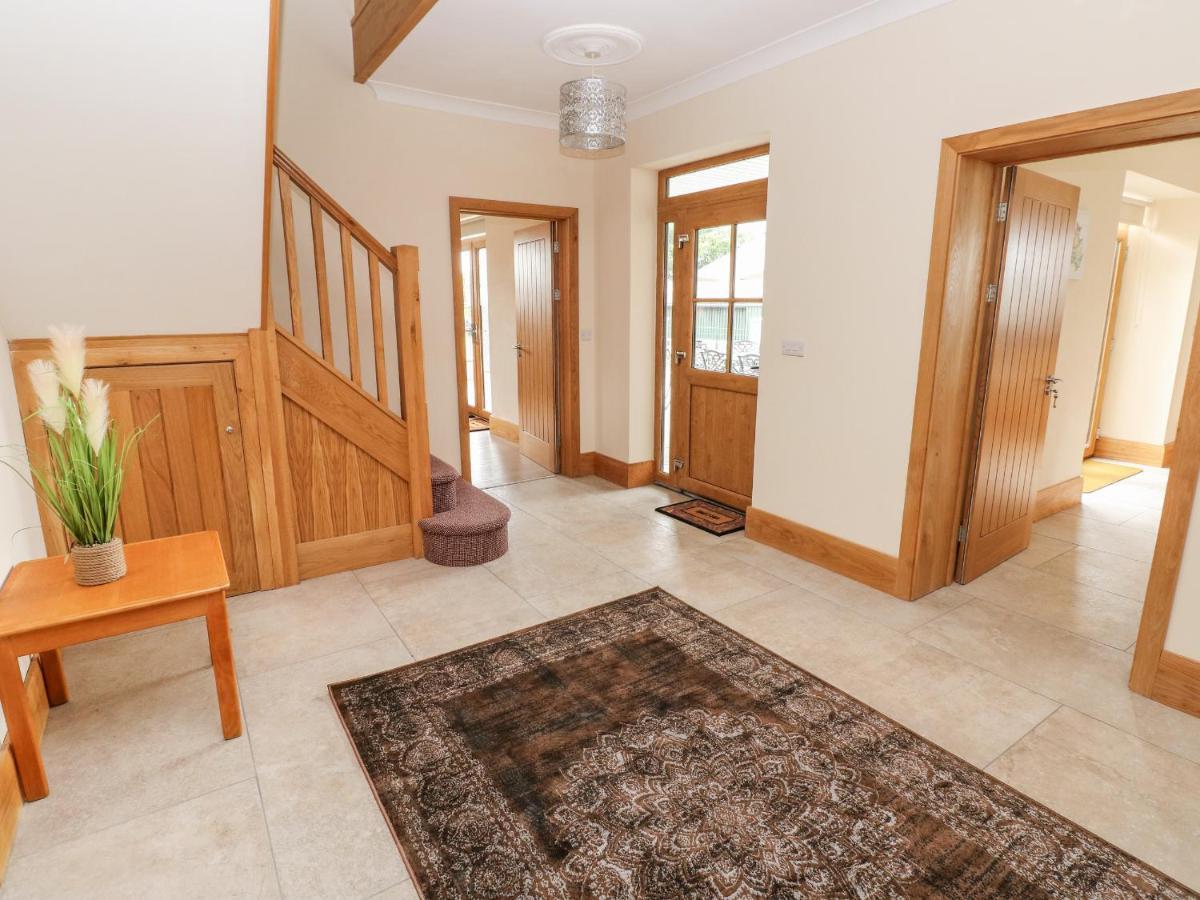 Grooms Quarters At Pant Y Gaseg Farm Ammanford Extérieur photo
