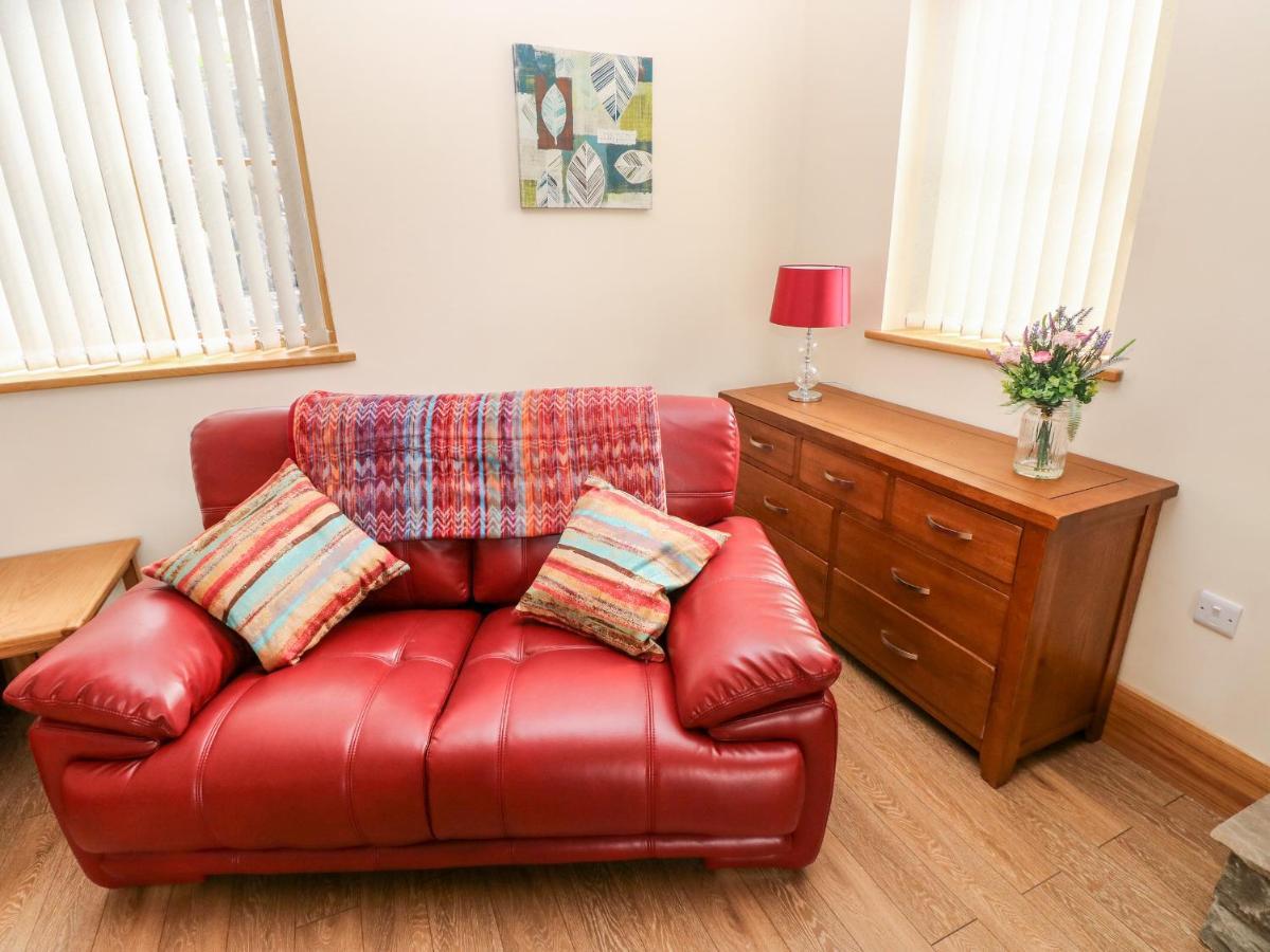 Grooms Quarters At Pant Y Gaseg Farm Ammanford Extérieur photo