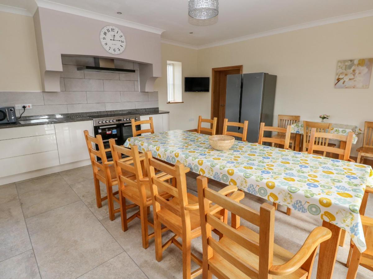 Grooms Quarters At Pant Y Gaseg Farm Ammanford Extérieur photo