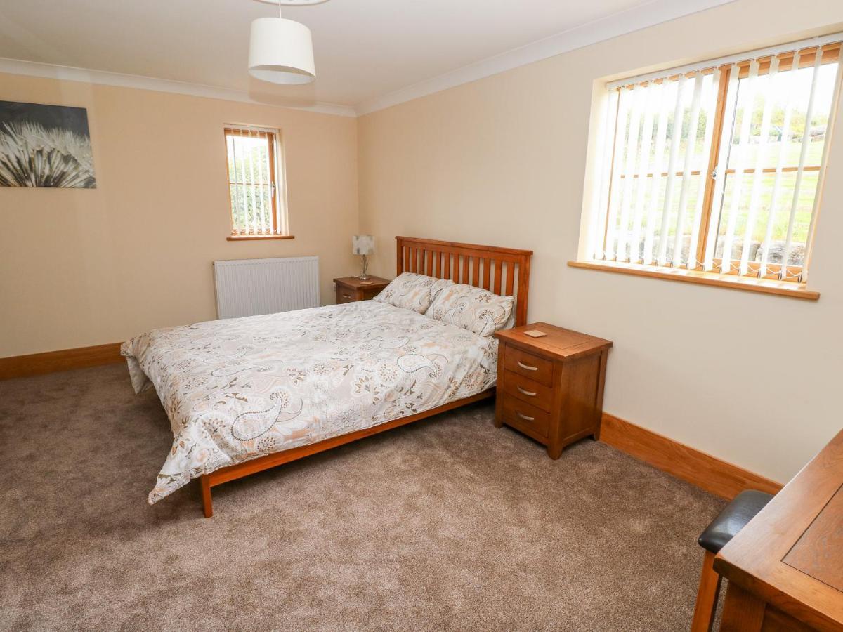 Grooms Quarters At Pant Y Gaseg Farm Ammanford Extérieur photo